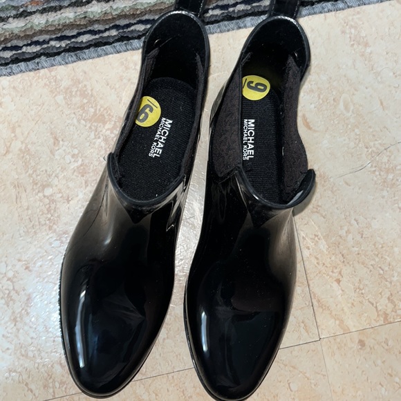 Michael Kors Rain Boots - Picture 2 of 3